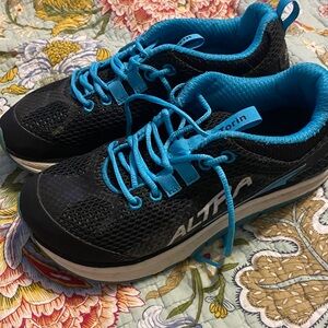 Altra Kids Black and Teal Sneakers